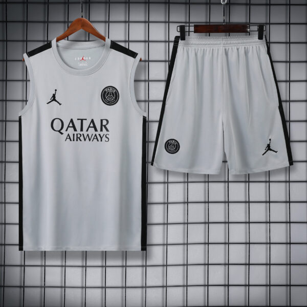 גופיית אימון+ מכנס  פאריס בצבע אפור