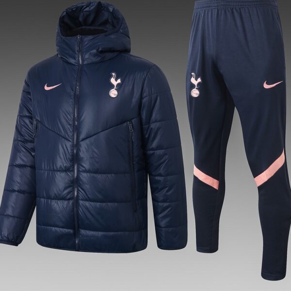 מעיל בצבע כחול טוטנהאם