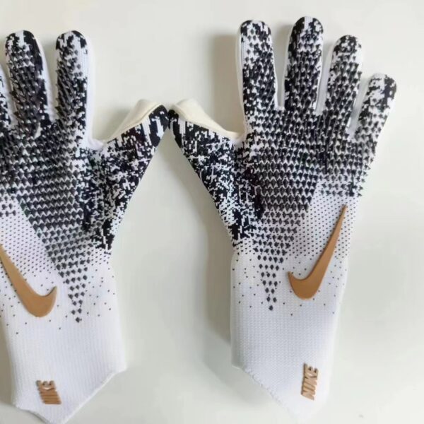 כפפות שוער מקצועיות נייק לבנות