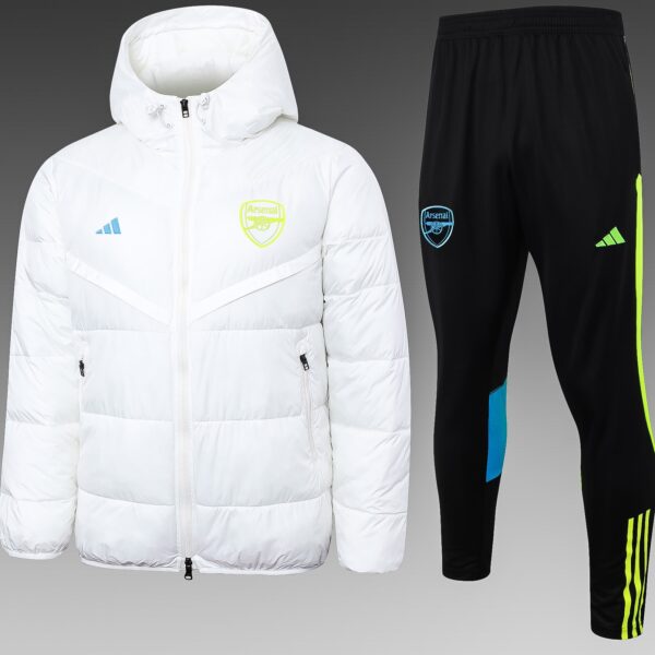 מעיל בצבע לבן ארסנל