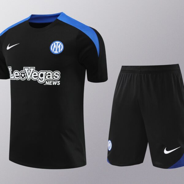 חולצת אימון קצרה+ מכנס אינטר בצבע שחור